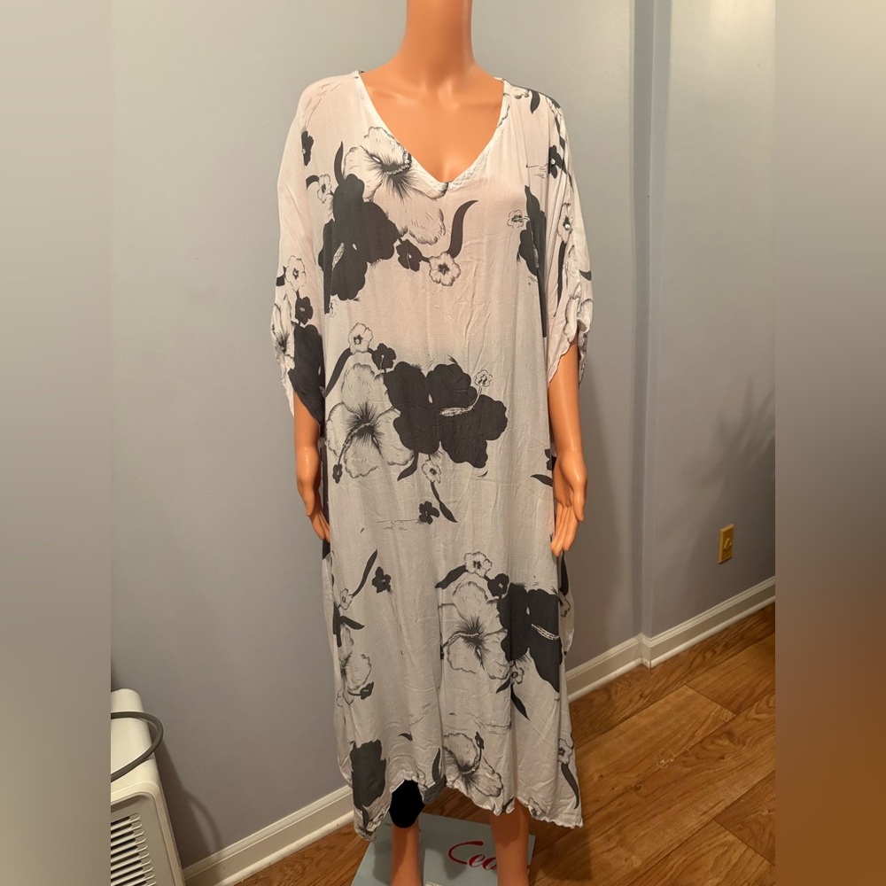 Floral V-Neck Kaftan Dress